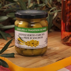 Olives vertes farcies à la pâte d'anchois